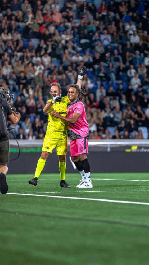 Match de gala caritatif à la Tuilière, Team Nicocapone – Team Bougheraba – photo 7 sur 41