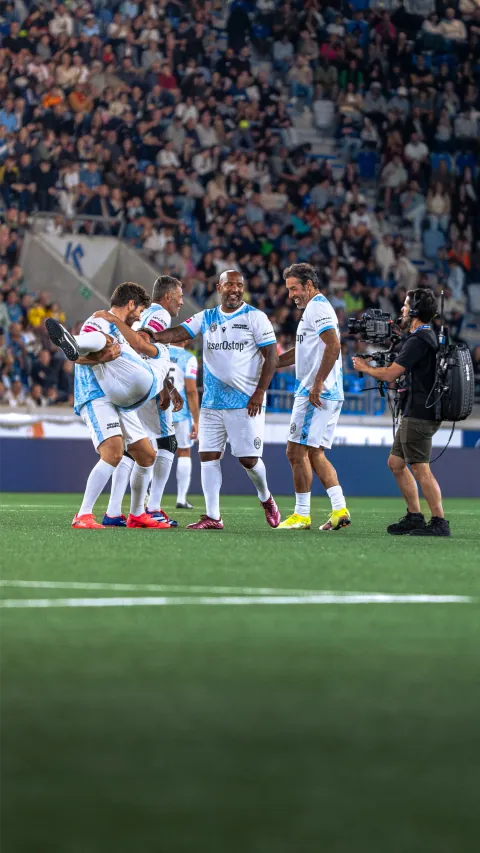 Match de gala caritatif à la Tuilière, Team Nicocapone – Team Bougheraba – photo 9 sur 41