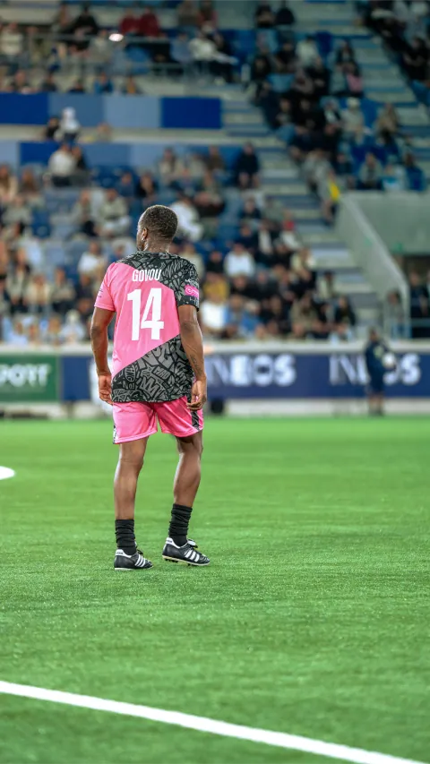 Match de gala caritatif à la Tuilière, Team Nicocapone – Team Bougheraba – photo 19 sur 41
