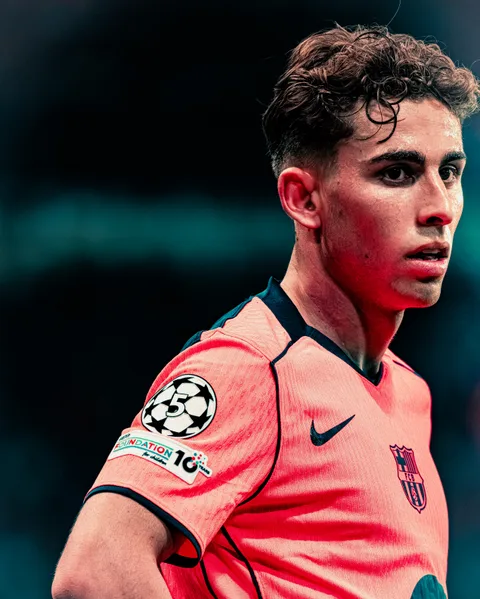 Portrait d'un jeune joueur du FC Barcelone lors de Newcastle – FC Barcelone à St James' Park