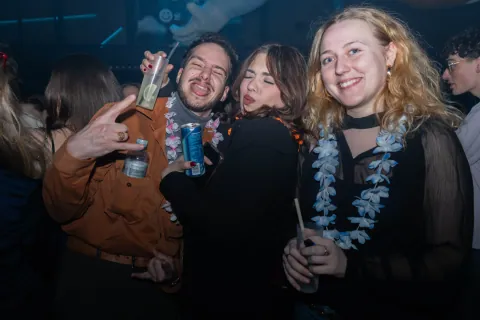 Soirée au D! Club à Lausanne, silhouettes sous les stroboscopes (photo 7)